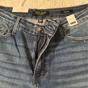Judy Blue! Cute cropped jeans